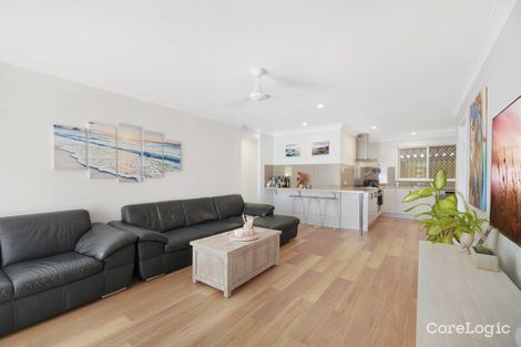 Property photo of 2/5 Riccarton Place Labrador QLD 4215