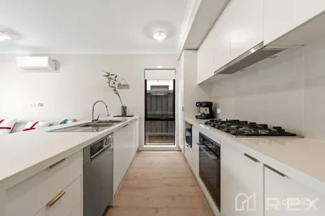 Property photo of 27 Flaxlilly Crescent Officer VIC 3809
