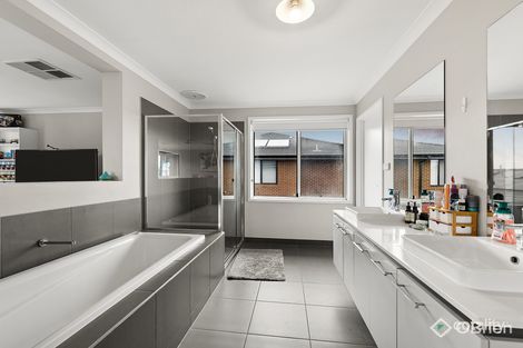 Property photo of 24 Magellan Crescent Werribee VIC 3030