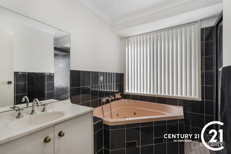 Property photo of 2 Mersey Close Bossley Park NSW 2176