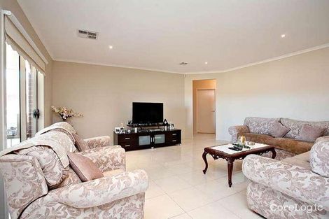 Property photo of 5 Clarence Way Taylors Hill VIC 3037