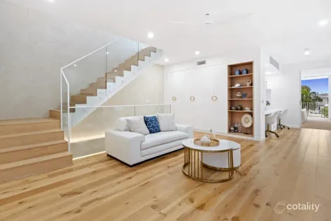 Property photo of 16A Rebecca Court Broadbeach Waters QLD 4218