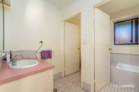 Property photo of 4 Hunt Avenue Armidale NSW 2350