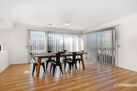 Property photo of 5 Coburn Way Caroline Springs VIC 3023