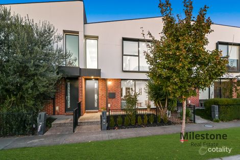 12 Parkdale Dr, Lyndhurst, VIC 3975