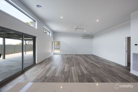 Property photo of 32 McKenzie Way McKenzie Hill VIC 3451