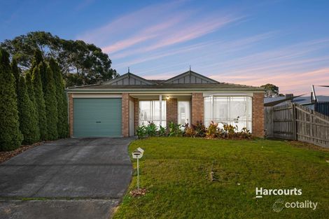 9 Wakenshaw Cres, Pakenham, VIC 3810