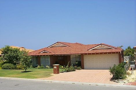 4 Oaken Ct, Hillarys, WA 6025