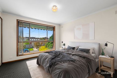 Property photo of 2 Ashleigh Crescent Bell Park VIC 3215