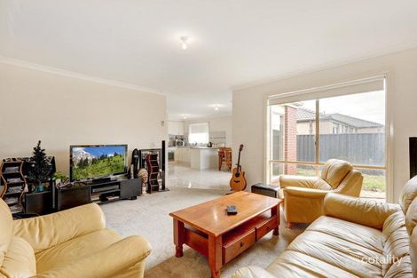 Property photo of 11 Kinglake Crescent Craigieburn VIC 3064
