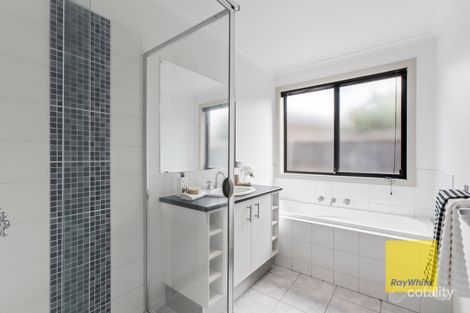 Property photo of 11 Pinot Street Waurn Ponds VIC 3216