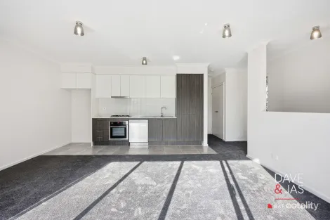 Property photo of 24 Lithgow Way Mooroolbark VIC 3138