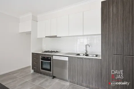 Property photo of 24 Lithgow Way Mooroolbark VIC 3138