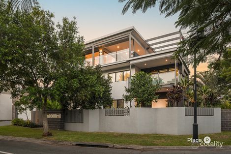 Property photo of 30 Waterline Crescent Bulimba QLD 4171