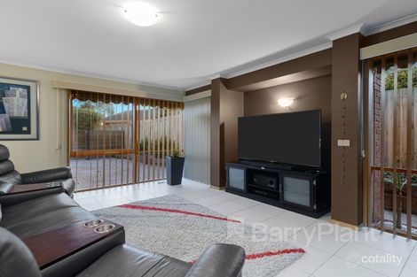 Property photo of 17 Peppermint Grove Knoxfield VIC 3180