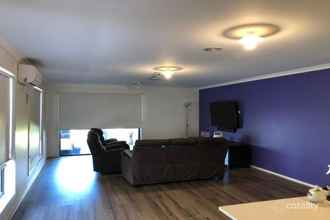 Property photo of 21 Starling Street Cranbourne East VIC 3977