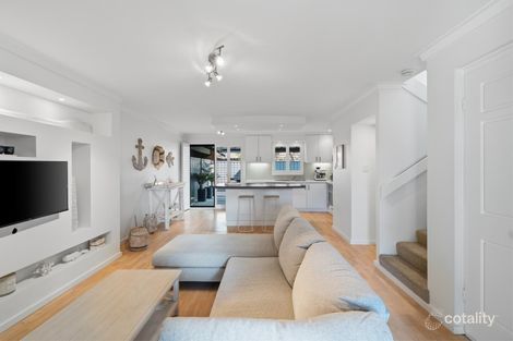 2/24 Flora Tce, Watermans Bay, WA 6020