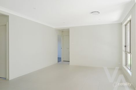 Property photo of 70 Sandpiper Circuit Aberglasslyn NSW 2320
