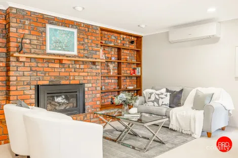 Property photo of 15 Dean Drive Kialla VIC 3631