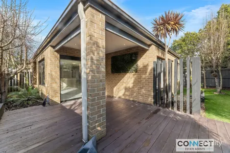 Property photo of 9 Stoneleigh Road Cranbourne North VIC 3977