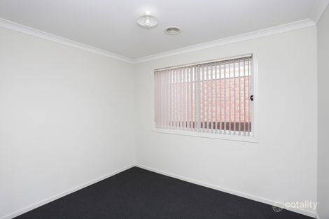 Property photo of 38 Fantail Way Brookfield VIC 3338