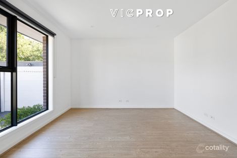 Property photo of 2/42 Gillard Street Burwood VIC 3125