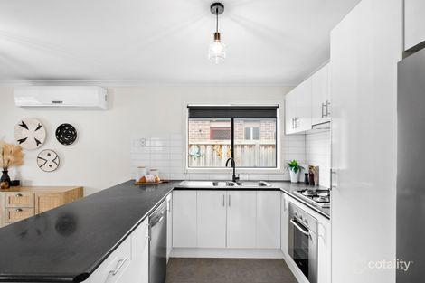 Property photo of 14 Andie Way Tarneit VIC 3029