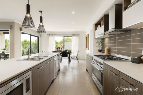 Property photo of 11 Lincolnshire Drive Thornhill Park VIC 3335