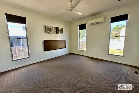 Property photo of 7 Lilly Close Emerald QLD 4720
