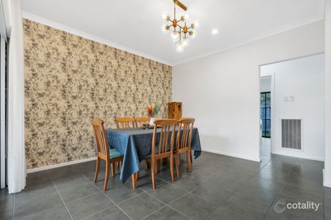 Property photo of 42 Chantenay Parade Cranbourne North VIC 3977