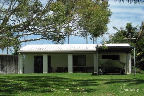 18 Hackett Ct, Campwin Beach, QLD 4737