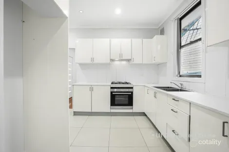 Property photo of 15 Dawn Drive Seven Hills NSW 2147