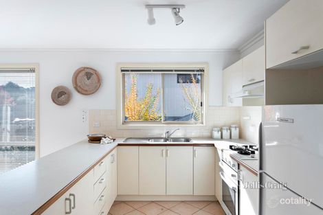 Property photo of 2A Simmons Court Greensborough VIC 3088
