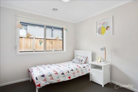 Property photo of 10 Fenway Boulevard Clyde North VIC 3978