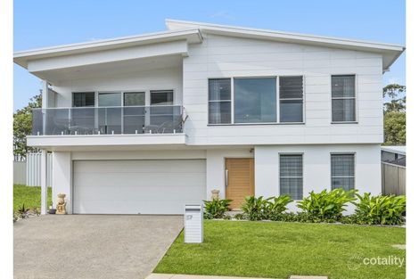 37 St Lucia Pl, Bonny Hills, NSW 2445