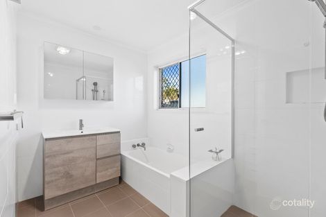 Property photo of 2/6 Hentdale Court Labrador QLD 4215