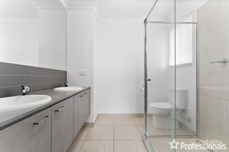 Property photo of 11 Wilde Street Fraser Rise VIC 3336