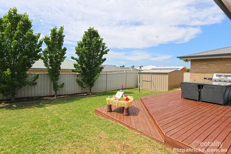Property photo of 8 Pinnacle Place Estella NSW 2650