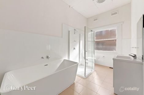 Property photo of 8 Oulton Street Caulfield North VIC 3161