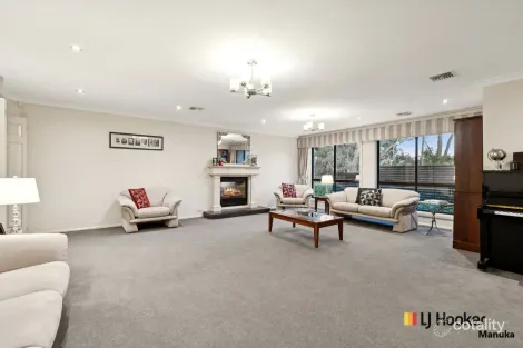 Property photo of 4 Colverwell Crescent Jerrabomberra NSW 2619