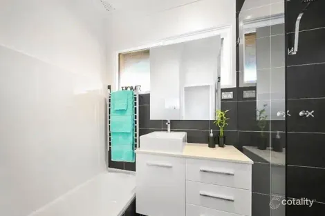 Property photo of 194 Nuwarra Road Moorebank NSW 2170