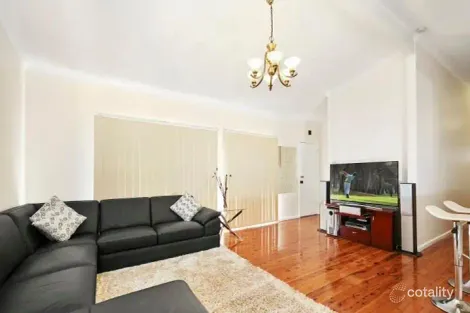 Property photo of 194 Nuwarra Road Moorebank NSW 2170