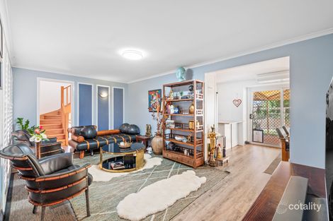 Property photo of 4 Emma Place Ambarvale NSW 2560