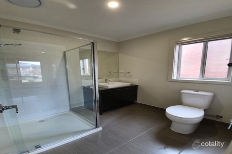 Property photo of 43 Squadron Road Point Cook VIC 3030