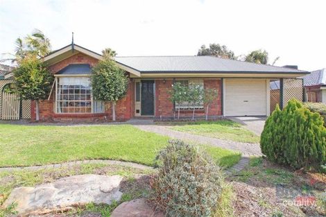 19 Parkes Ave, Woodcroft, SA 5162