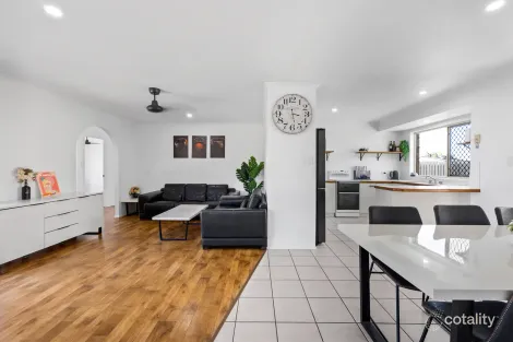 Property photo of 36 Caledonian Drive Beaconsfield QLD 4740