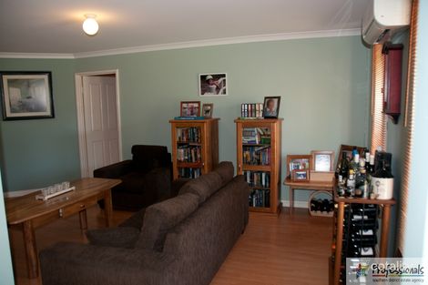 Property photo of 11 Barton Drive Australind WA 6233