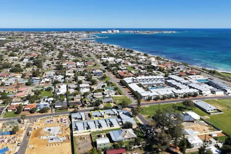 1/17 ORD ST, BERESFORD, WA 6530
