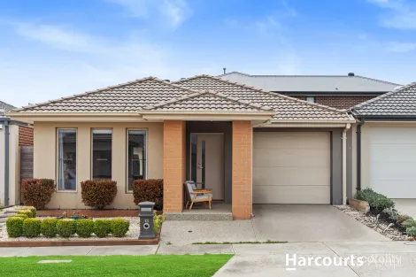 13 Serengeti St, Clyde North, VIC 3978