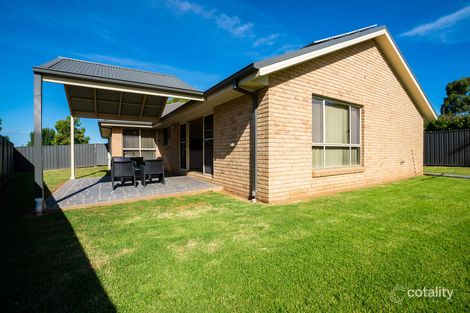 Property photo of 6 Honeyeater Circuit Thurgoona NSW 2640